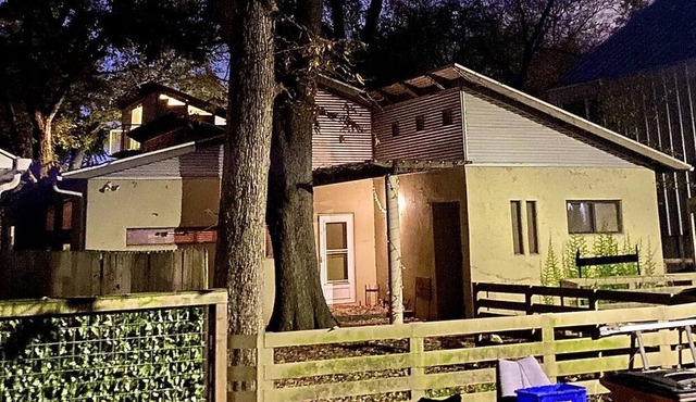 Lady Bird Lake Unique House