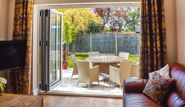 3 bedroom accommodation in Sutton