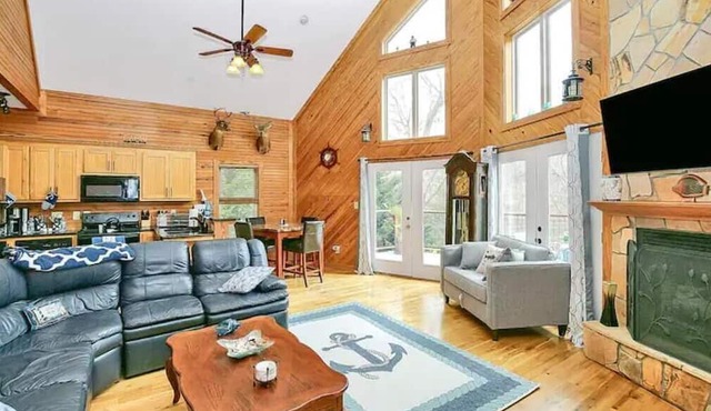 Mountain Island Lake Cabin