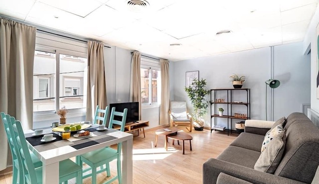 SAGRADA FAMILIA - MODERN 6PP/ WIFI / AC/ SMART TV By MyRentalHost