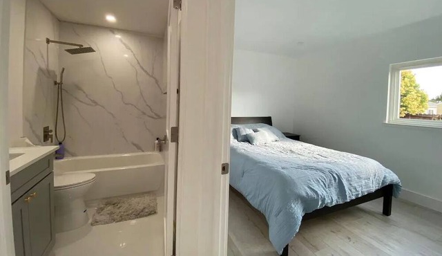 Beautifully Remodeled 3/2 in the heart of the Bay!