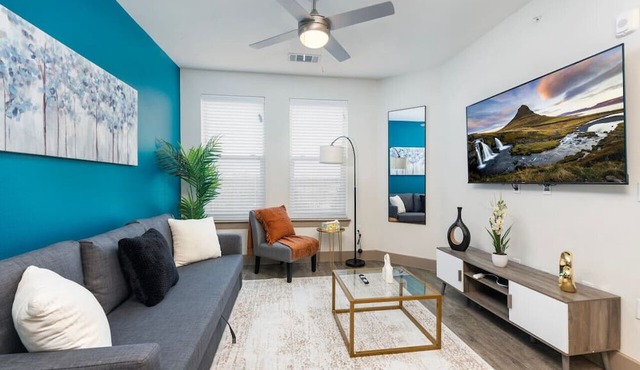 Luxurious Lakeside Retreat: 1BD Pool & Gym
