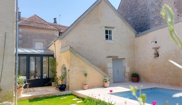 Hébergement Indépendant Dans Maison Avec Piscine, au Coeur du Vignoble
