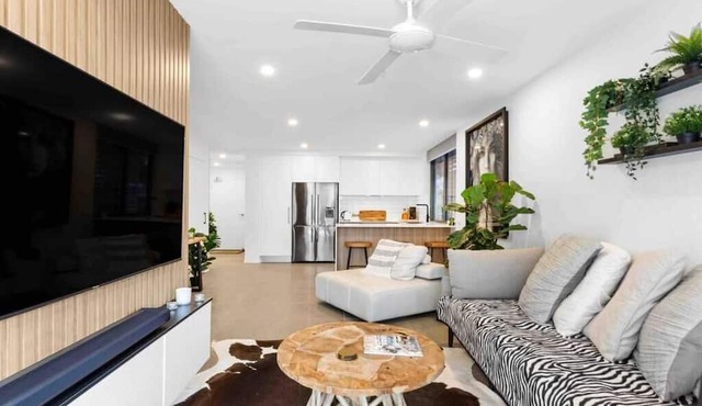 New Boutique Apartment in the heart of Mooloolaba by BOXXLA