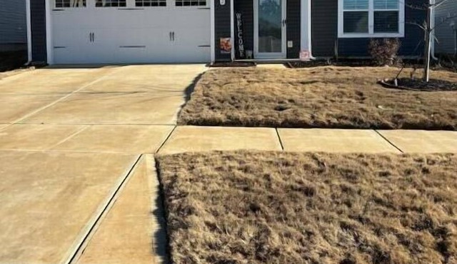 Serene Escape New Home Near Lake Norman. Pet-Friendly, Huge Private Yard!