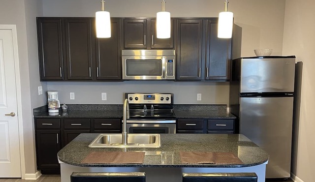 HOT Spot! Polaris! Great for interns and business travelers!