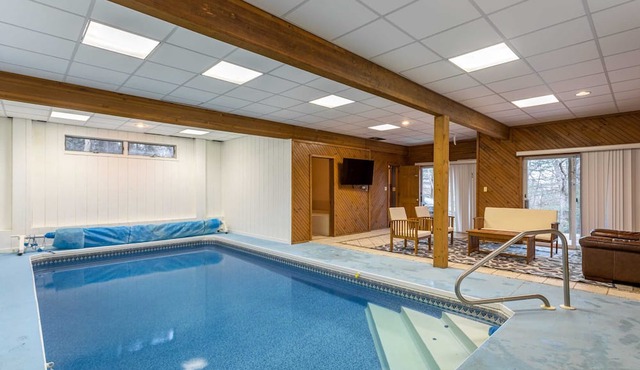 Heated Indoor Private Pool | Hot Tub | Game Room