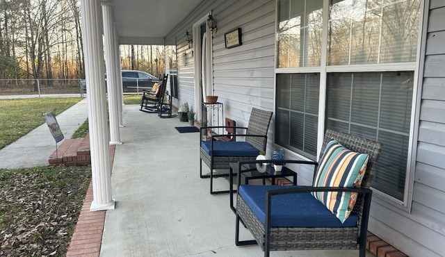Highland Haven studio guest suite. Cozy, comfy, private&convenient. Has it all!