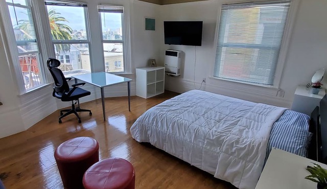Cozy apartment with Views and WiFi in pleasant San Francisco.