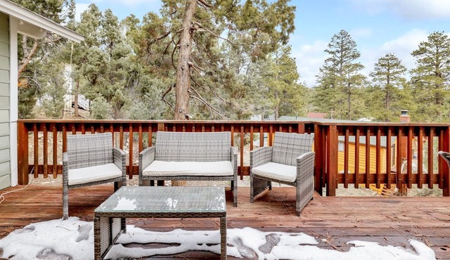 2416-antelope Views 3 Bedroom Cabin by RedAwning