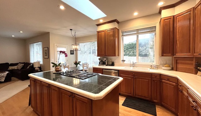 Cascade Family Retreat centrally located near all Portland Oregon’s finest!