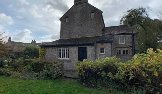 Grade II Listed Peak District Property
