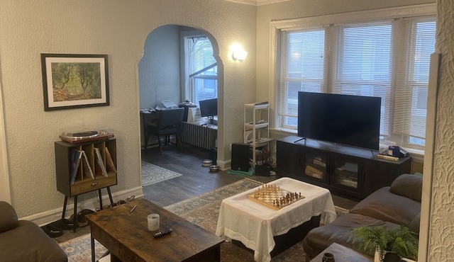 Nice quiet neighborhood with quick easy access to the best Chicago has to offer