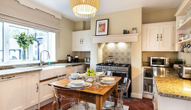 Cosy 3 bedroom cottage in Ashford in the Water, close to Bakewell & Chatsworth