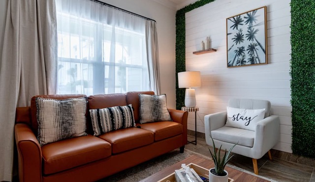 Luxury 2BD 2BTH - Condo #1