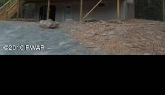 A beautiful 3 bedroom chalet located close to Lake Wallenpaupack.