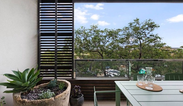 High end living on Hitchcock