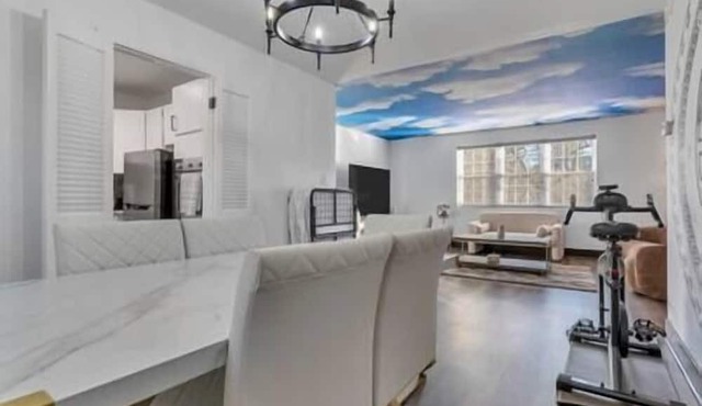 Roland park Customized Apartment