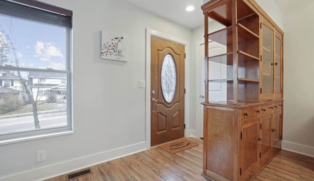 Terrific 3-bedroom house in Dayton with WiFi, AC