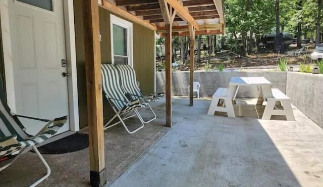 NAMA Stays - Cozy Cabin