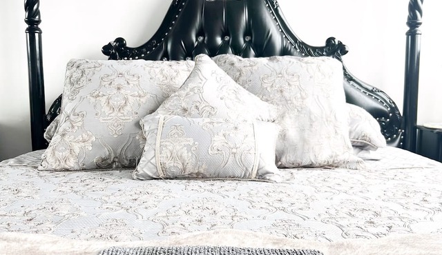 Bowen hills convenience- doorstep to RNA / RBWH, pet friendly!