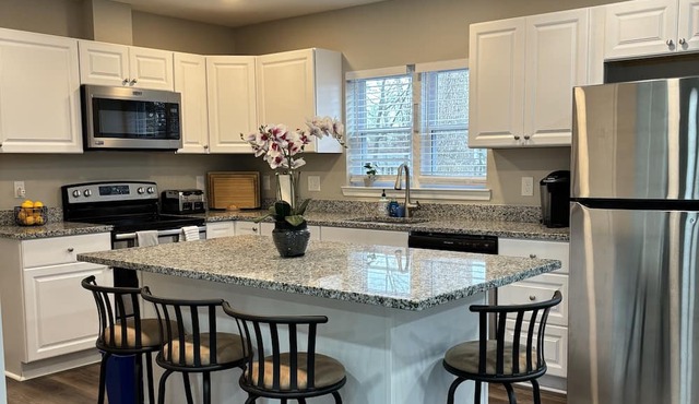 Good Luck Home- FULL HOME 28 Min from DC