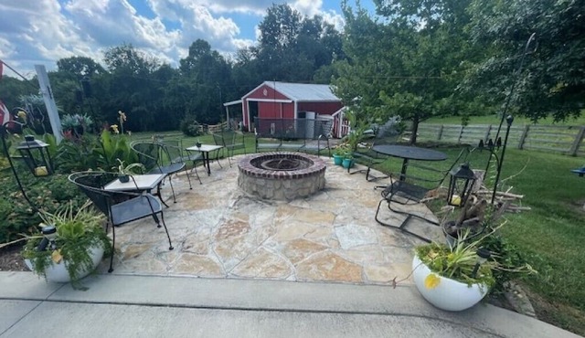 Cozy Cottage in Enjoyable Goodlettsville with WiFi, AC, minutes from downtown.