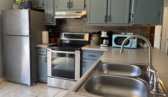 Cozy 2-bedroom condo in beautiful Fort Walton Beach with WiFi.