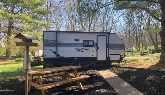 Country Living RV near Six Flags!