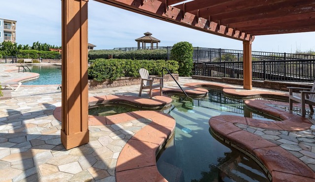 Kiki's Place: Oceanfront Condo Complex with Balcony Ocean Views, Community Pools