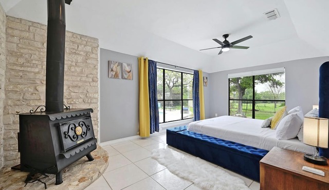 Manchaca Home with Pool & Spa - Red Door Ranch!