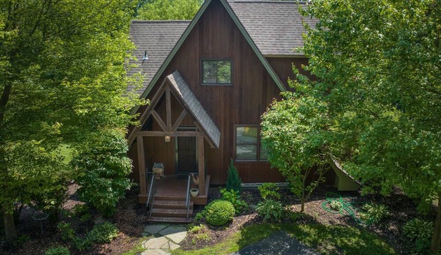 Hidden Gem! Beautiful Deck! Oversized Firepit!
