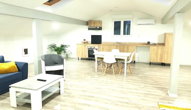 Homerez - Spacious apartement for 6 ppl. with terrace at Clermont-Dessous