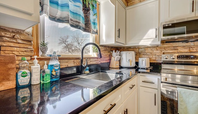 Family-Friendly Toms River Home, 3 Mi to Beach!