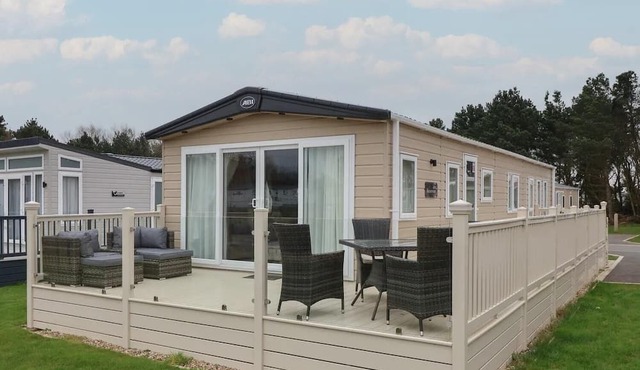 Whispering Willows 2-Bed Lodge in Scarborough