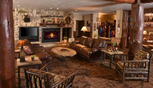 Stoney Creek, Theme Suite Mini Premier, Living Room w/ Sofa! | 3 Units