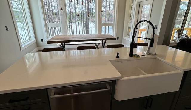 Coveside Drive - Beautiful Lakefront Home!