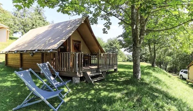 Flower Camping du Lac de Saint Point Lamartine - Saône et Loire - Southern Burgundy * - Chalet Tradition Standard 28m² - 2 bedrooms - covered terrace 4 people