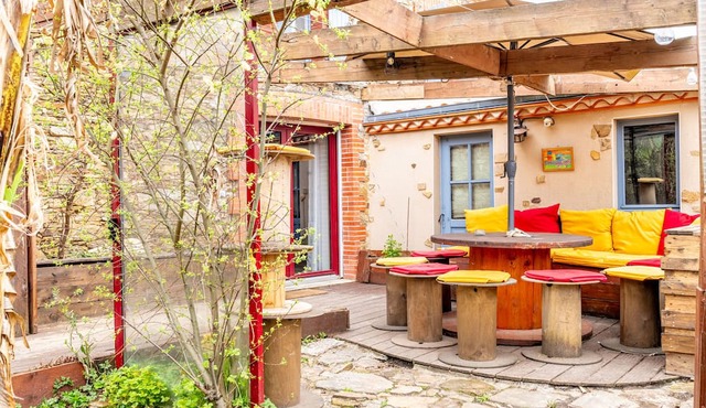 Holiday Home 'Maison Familiale Sud Nantes' with Private Garden and Wi-Fi