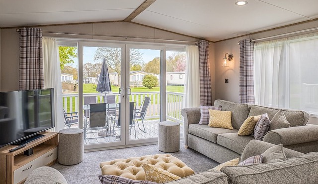 Our Platinum caravans offer grand proportions and contemporary finishes throughout, the perfect plac