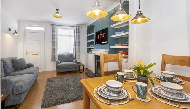 Charming 2 bed pet friendly sleeps 6 in Norton