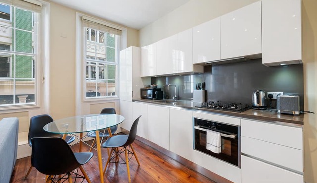 Superb one bedroom apartment in Soho