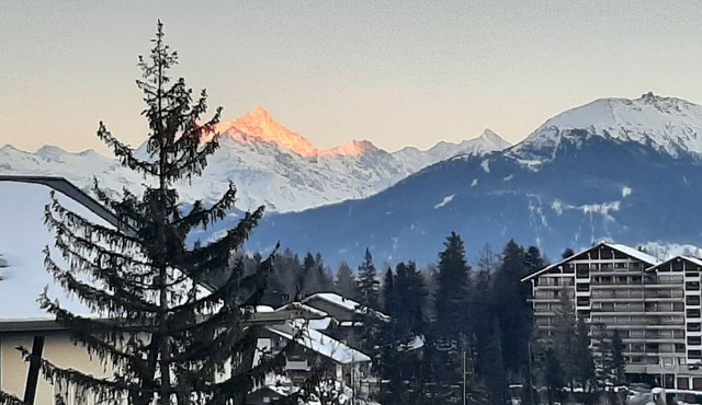 Crans Montana Bilocale Centrale Magnifica Vista Impianti di Risalita a un Passo