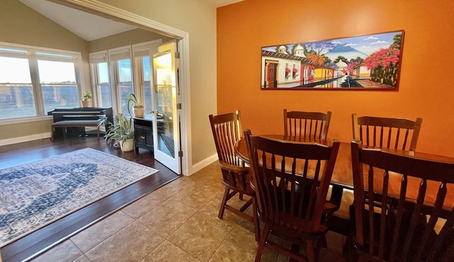 Travelers home with Gym & Sauna on 2 Acres