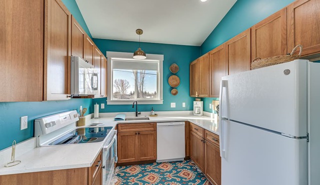 Pinedale Home w/ Yard: 7 Mi to Fremont Lake!