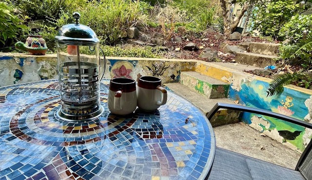 NEW - Private Garden Basement Suite in Quiet Neighborhood - With Chickens!