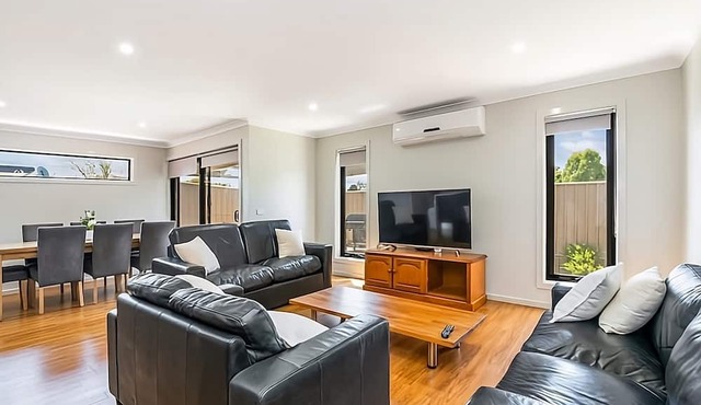 A Home in Averys Ideal for a Group or a Family