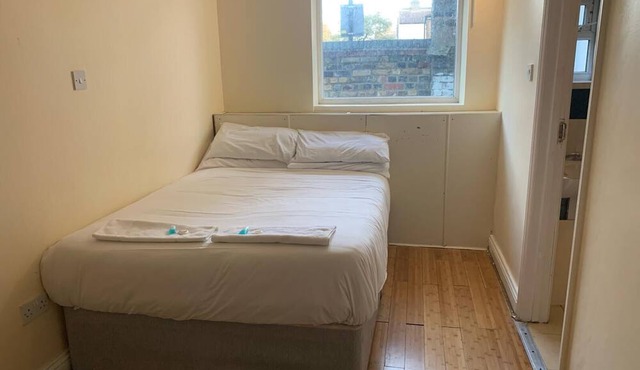 beautiful 2 bedroom flat which is good location and All bill including