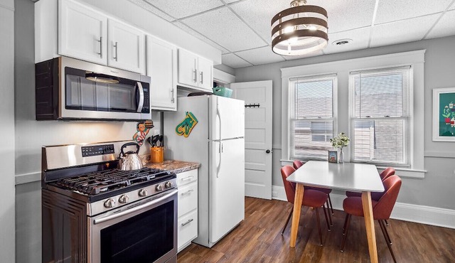 Updated 2BR + Office Near Downtown and Clinic