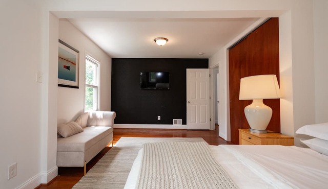 Family-sized Home ~ 6 Mi to DC the National Mall and Capitol Hill